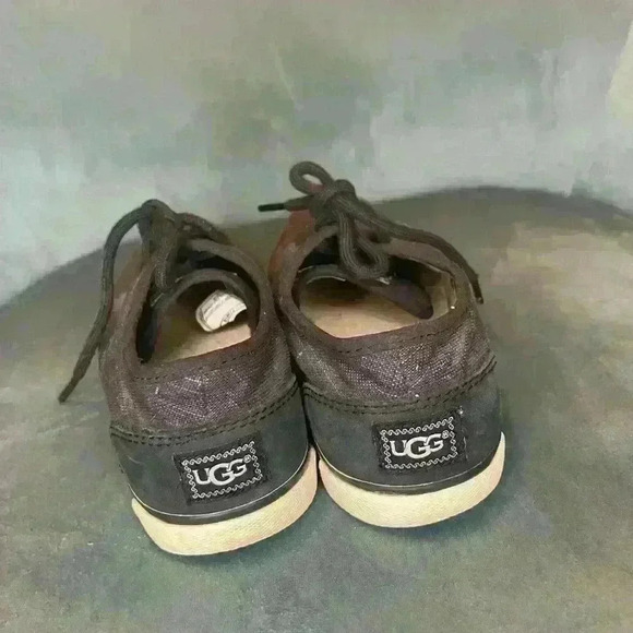 UGG sneakers size 5.5 - Picture 2 of 6